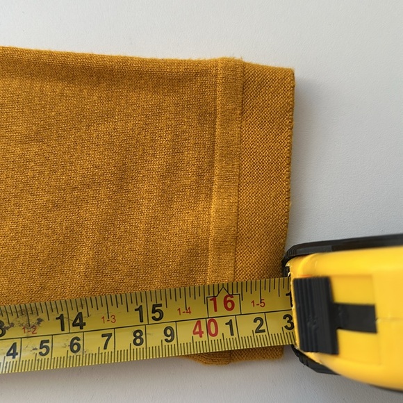 Benetton pumkin color turtleneck - Picture 7 of 9